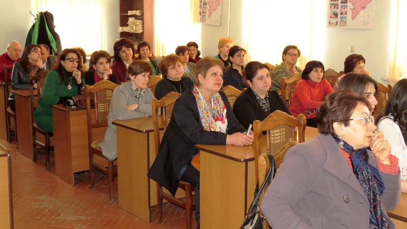 "...взглянул на присутствующих – тот же огонёк горел в их глазах..."