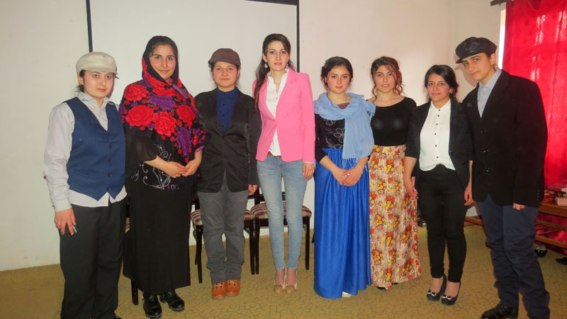 После спектакля. Труппа с Гаяне Оганян.