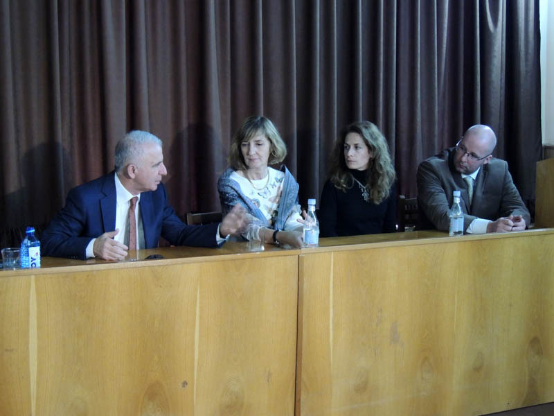 После презентации была пресс-конференция для представителей СМИ.