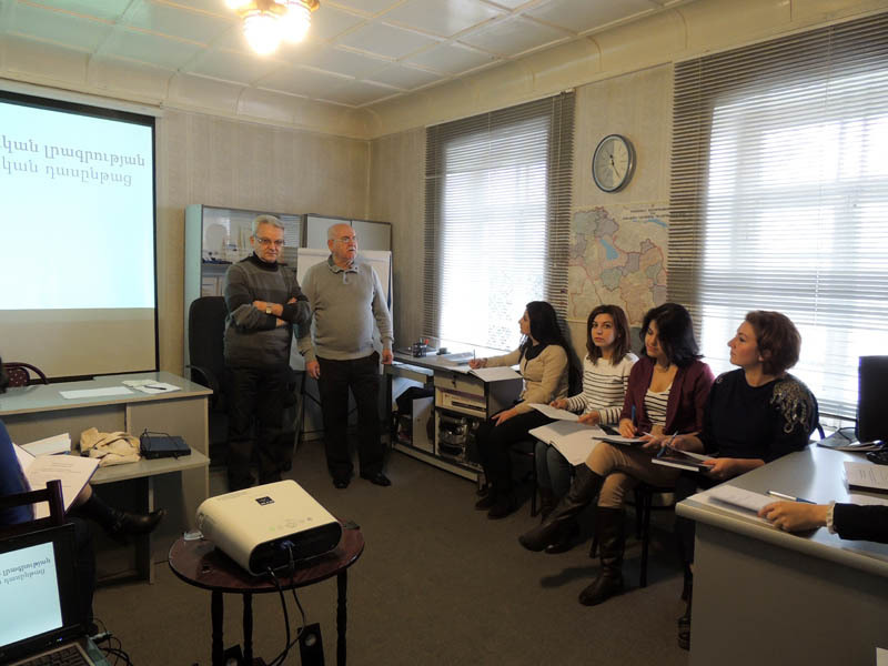 Перед началом проекта. Слева Директор проекта Гегам Багдасарян, рядом с ним я.