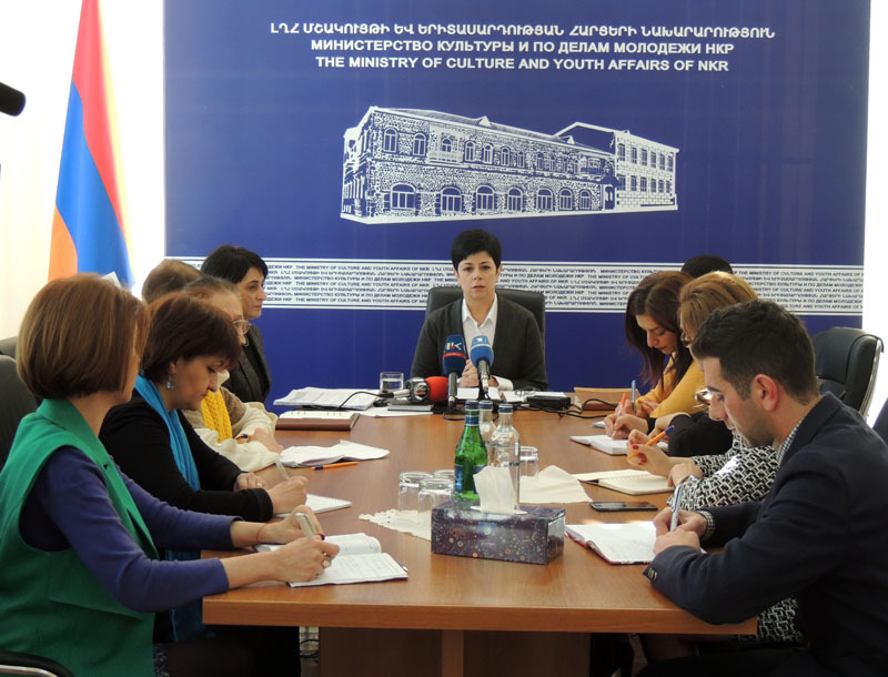 Министр культуры Нарине Агабалян отчитывается о проделанной работе в прошлом году.