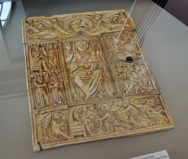 Эчмиадзинское Евангелие, 969 г., переплёт из слоновой кости, 6 в.