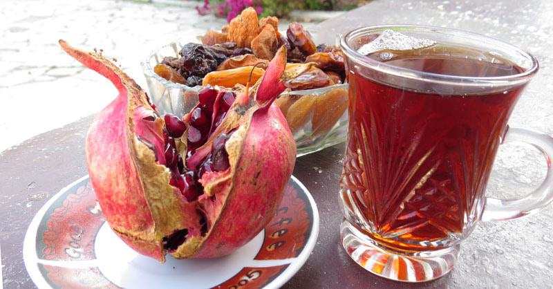 Осень. Как же без чая, граната и сухофруктов.